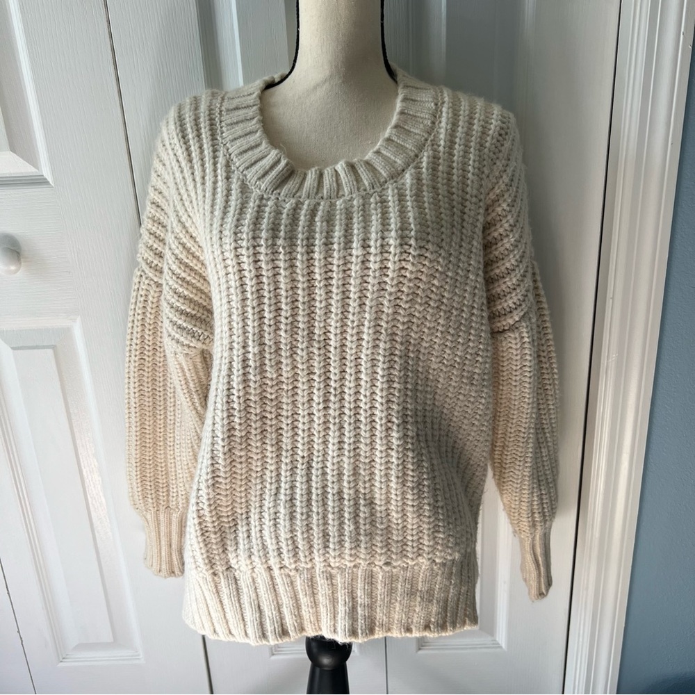 Aerie Offline Cozy Cream Knit Sweater Size Medium
